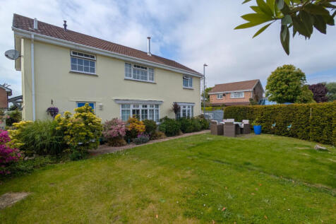 St. Austell PL25 4 bed detached house for sale