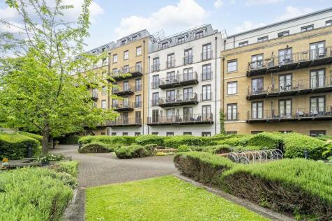 Highbury Gardens, London 1 bed apartment for sale