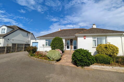 4 bedroom semi-detached bungalow for sale