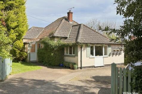 2 bedroom detached bungalow for sale