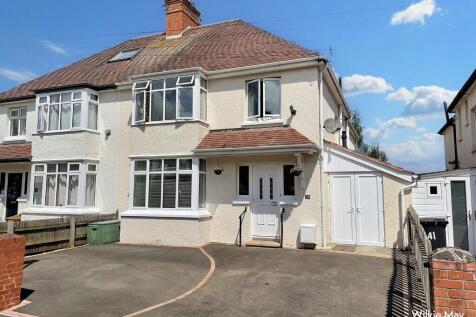4 bedroom semi-detached house for sale