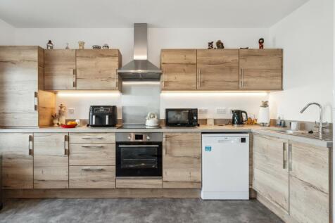 2 bedroom flat for sale