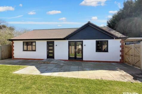 2 bedroom detached bungalow for sale