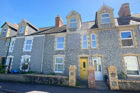 4 bedroom terraced house for sale