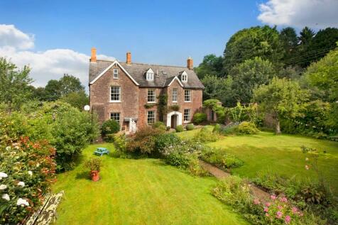 8 bedroom detached house for sale