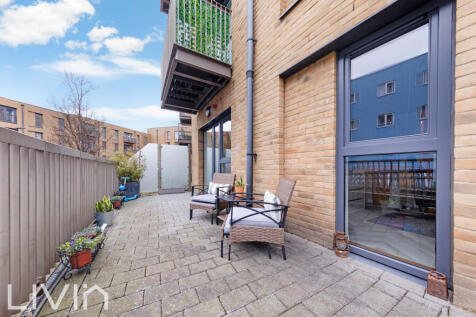 Palladian Court, Croydon CR0 2 bed flat for sale