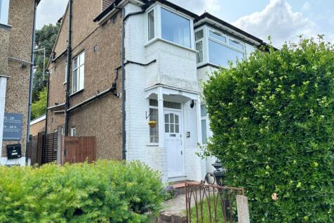 3 bedroom ground floor flat for sale