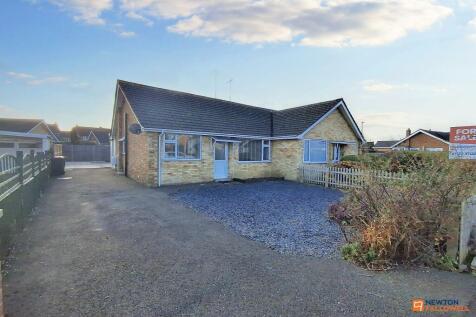 3 bedroom semi-detached bungalow for sale