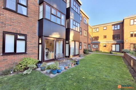 Lincoln Gate, Peterborough, PE1 2 bed flat for sale