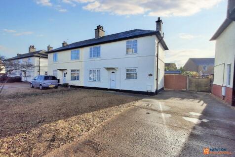 Broadway, Yaxley, Peterborough, PE7 3 bed semi