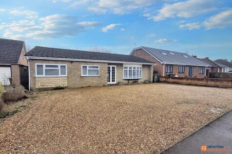 4 bedroom detached bungalow for sale