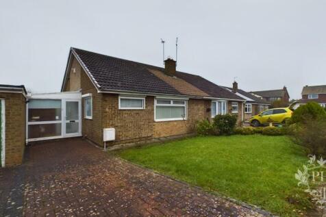 2 bedroom semi-detached bungalow for sale