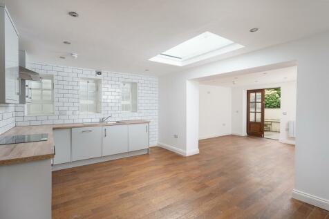 1 bedroom ground floor flat for sale