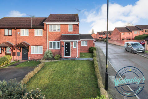 3 bedroom semi-detached house for sale