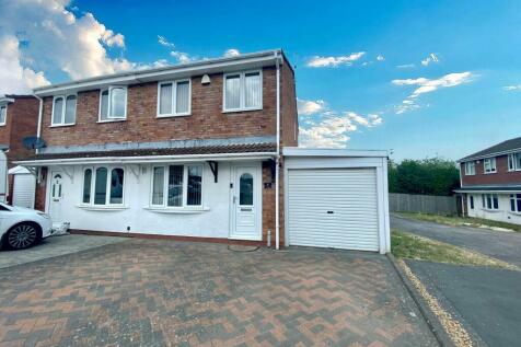 2 bedroom semi-detached house for sale