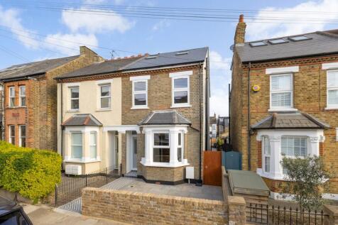 4 bedroom semi-detached house for sale