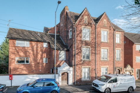 Henwick Road, Worcester, WR2 5NT 2 bed duplex for sale