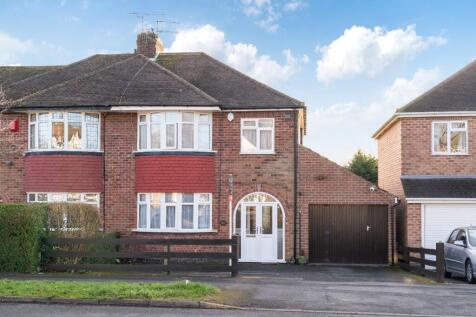 3 bedroom semi-detached house for sale