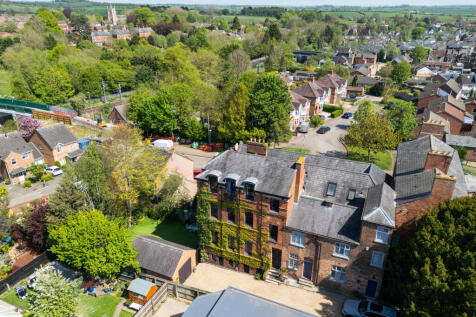 3 bedroom town house for sale