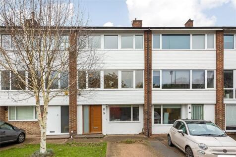 4 bedroom terraced house for sale
