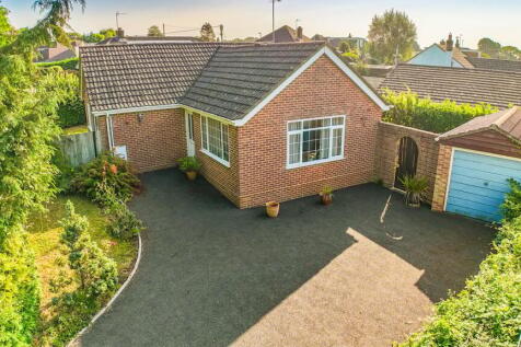 Hayes Lane, Colehill, Wimborne, BH21 3 bed bungalow for sale