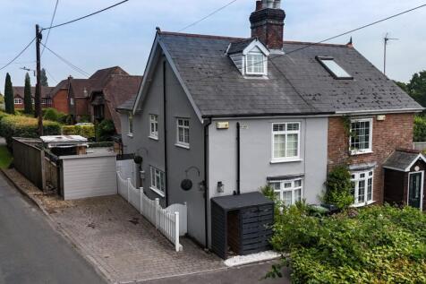 3 bedroom semi-detached house for sale