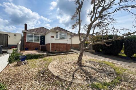 Shapland Avenue, Bournemouth, BH11 2 bed bungalow for sale