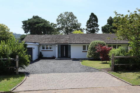 2 bedroom detached bungalow for sale