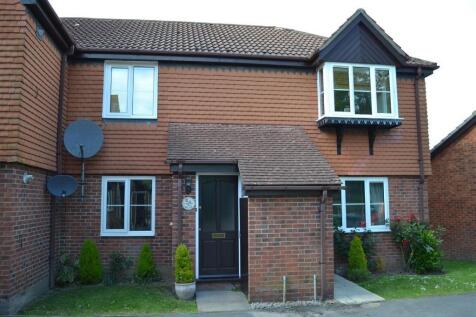 Finch Close, Tadley, RG26 2 bed maisonette for sale