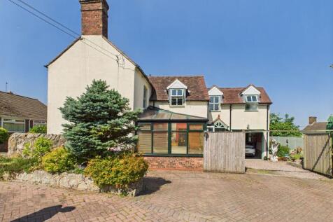 61 West Road, Telford TF2 4 bed detached house for sale