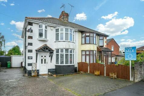 3 bedroom semi-detached house for sale