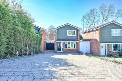3 bedroom link detached house for sale
