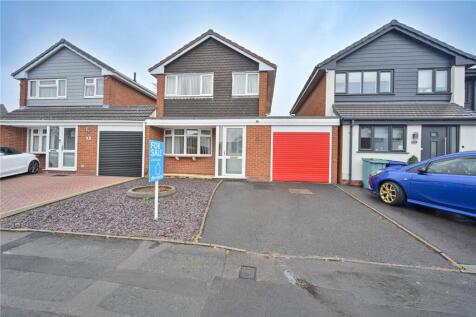 3 bedroom link detached house for sale