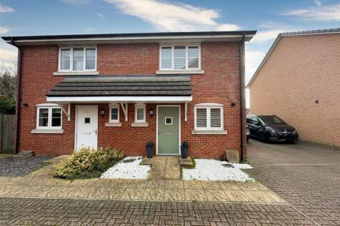 2 bedroom semi-detached house for sale