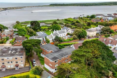 Mudeford, Christchurch, Dorset, BH23 2 bed apartment for sale