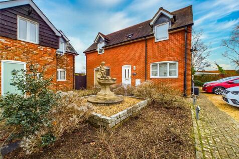 2 bedroom detached house for sale