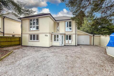 Driftwood Park, Christchurch, Dorset... 4 bed detached house for sale