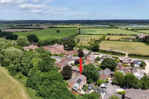 Brinsons Close, Burton, Christchurch... 2 bed apartment for sale