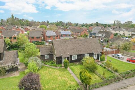 2 bedroom semi-detached bungalow for sale