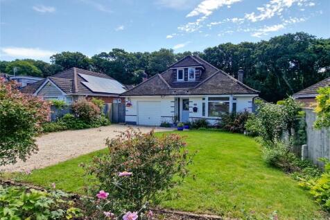 Elphinstone Road, Highcliffe... 4 bed bungalow for sale