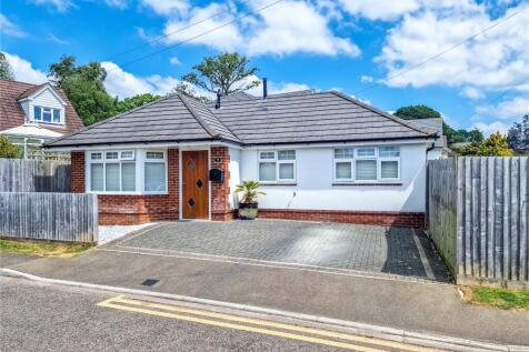 Seaton Road, Highcliffe... 2 bed bungalow for sale