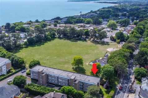 Lymington Road, Highcliffe... 2 bed apartment for sale