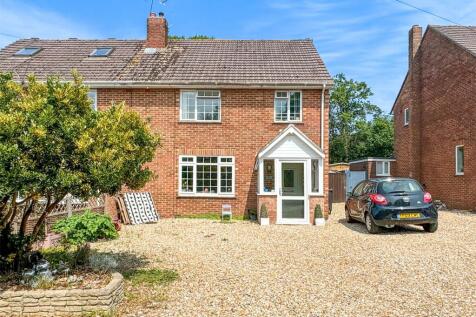 3 bedroom semi-detached house for sale