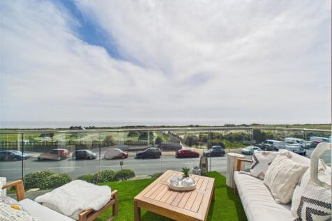 Montague Road, Bournemouth, Dorset, BH5 2 bed apartment for sale