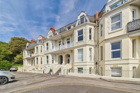 Undercliff Road, Bournemouth, Dorset... 2 bed apartment for sale