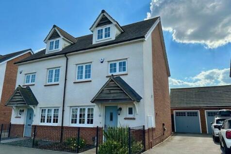 4 bedroom semi-detached house for sale