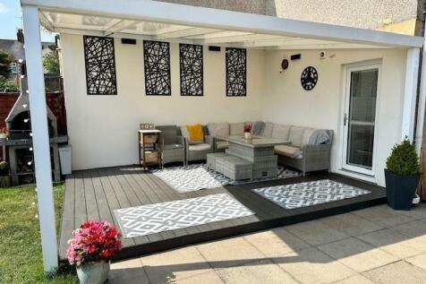 4 bedroom semi-detached house for sale