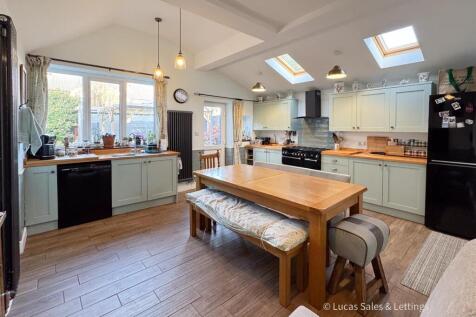 3 bedroom bungalow for sale