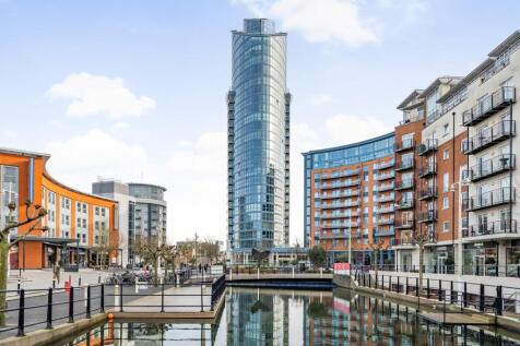 3 bedroom flat for sale
