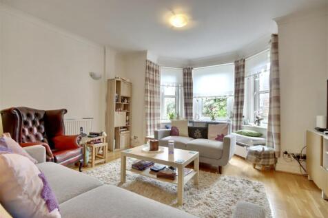 3 bedroom flat for sale